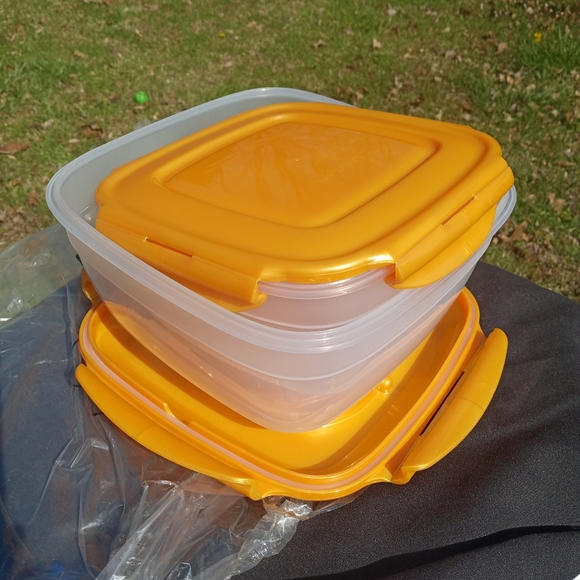 NIP 3 Lock n Lock Square Storage Containers - Picture 5 of 5